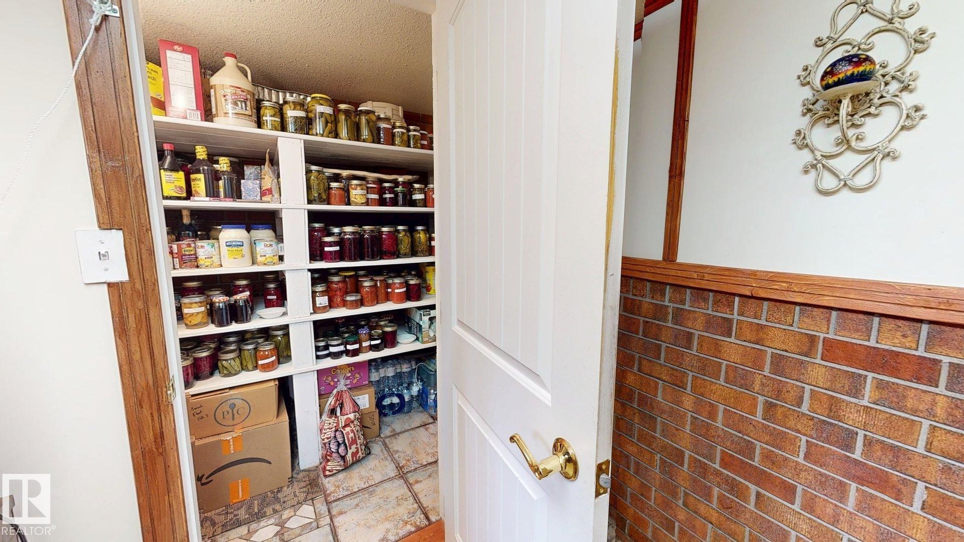 5004 50 Avenue, Evansburg, AB
