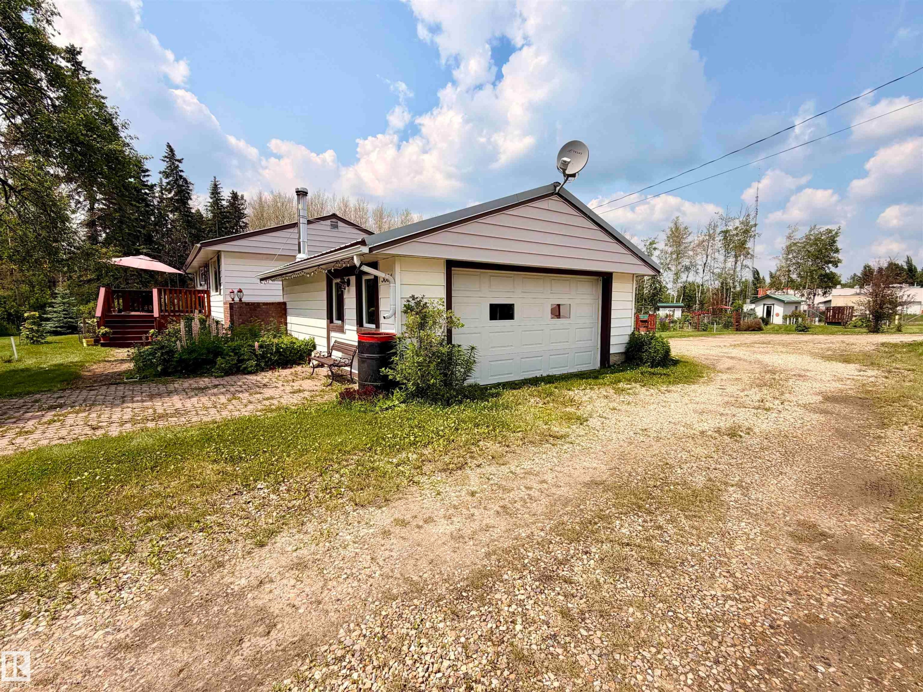 5004 50 Avenue, Evansburg, AB