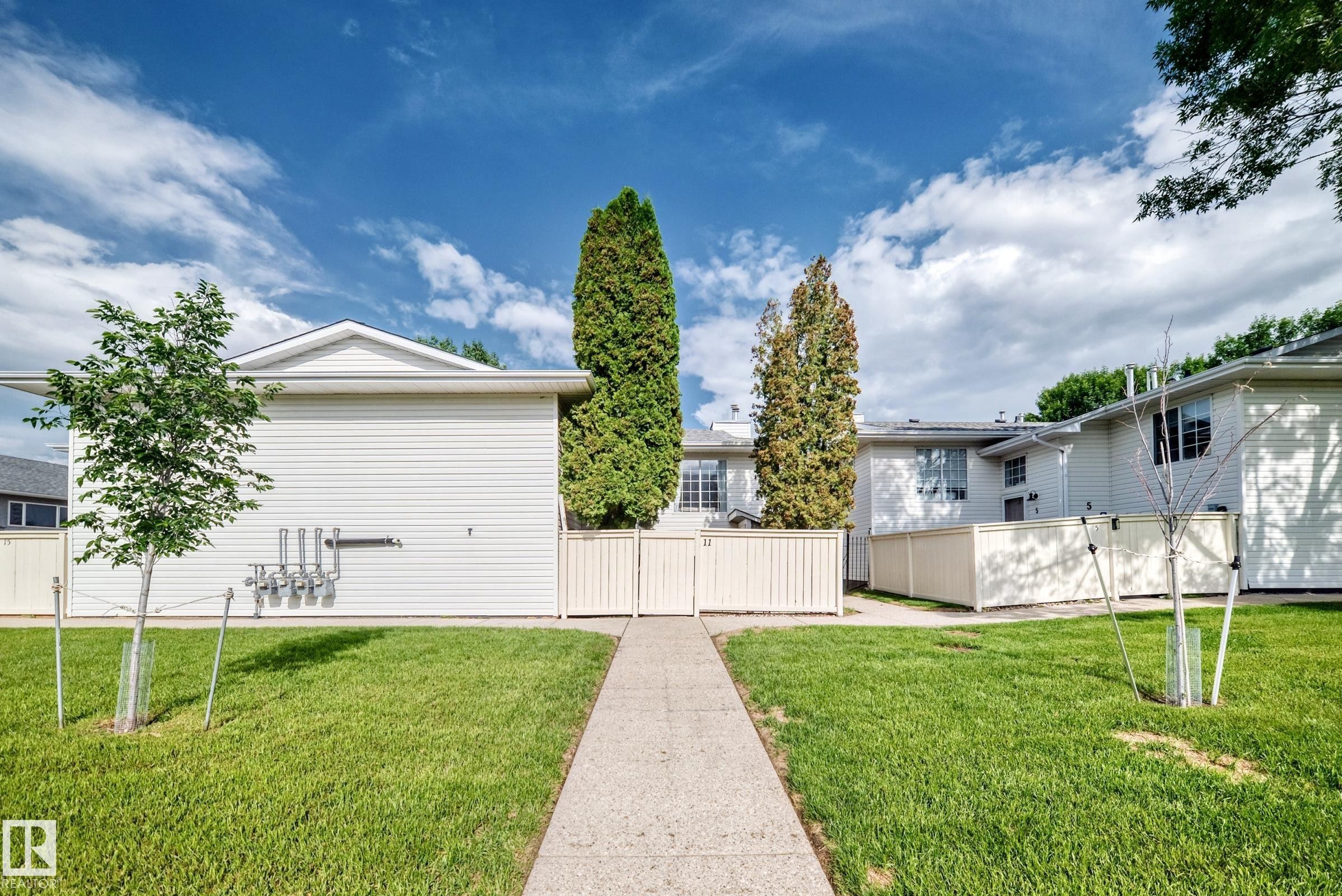 11 Kirkwood Way, Edmonton, AB