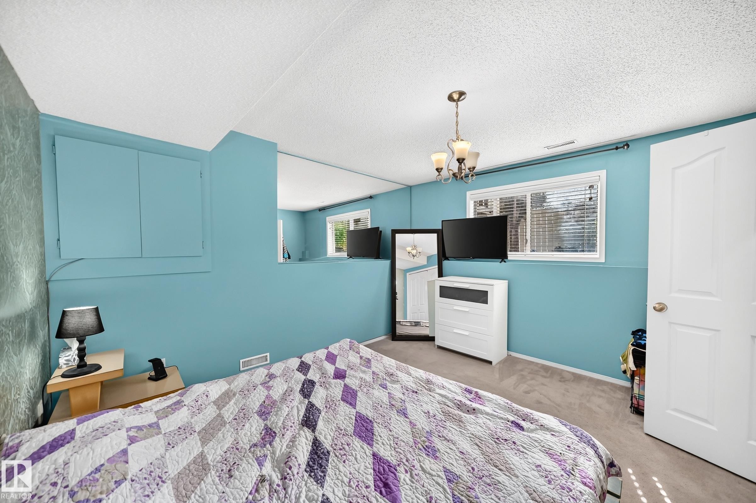 11 Kirkwood Way, Edmonton, AB