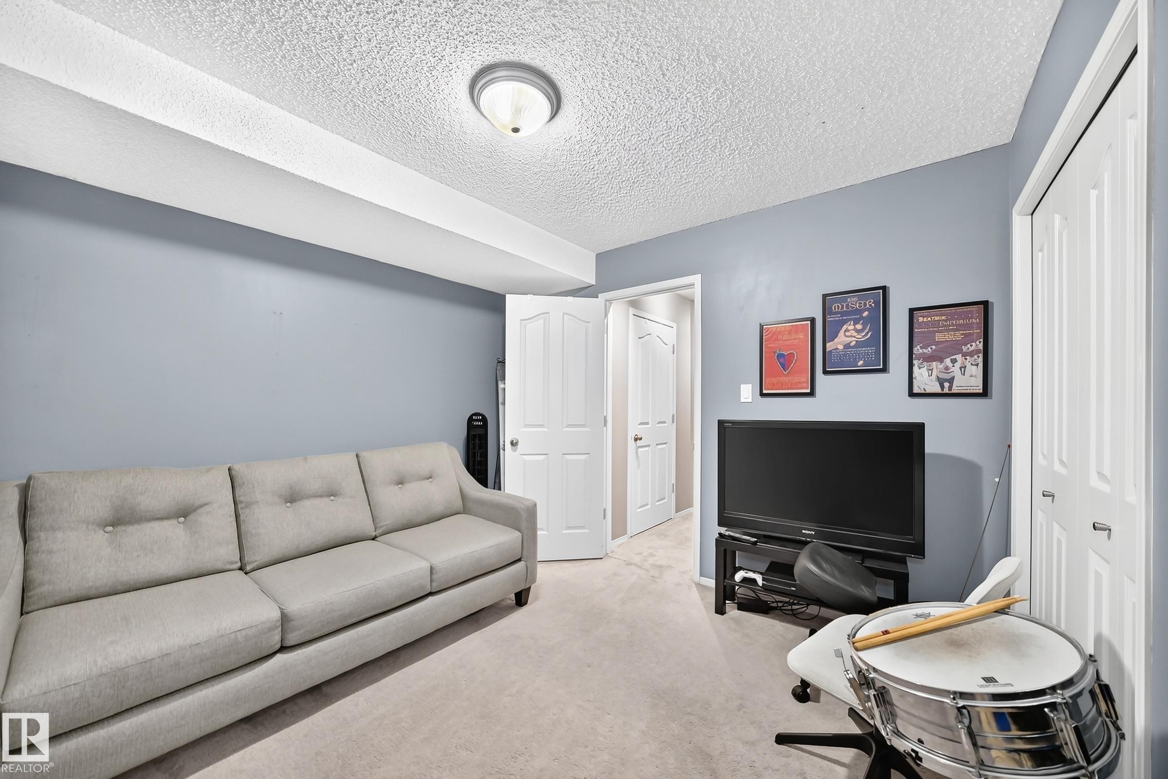 11 Kirkwood Way, Edmonton, AB