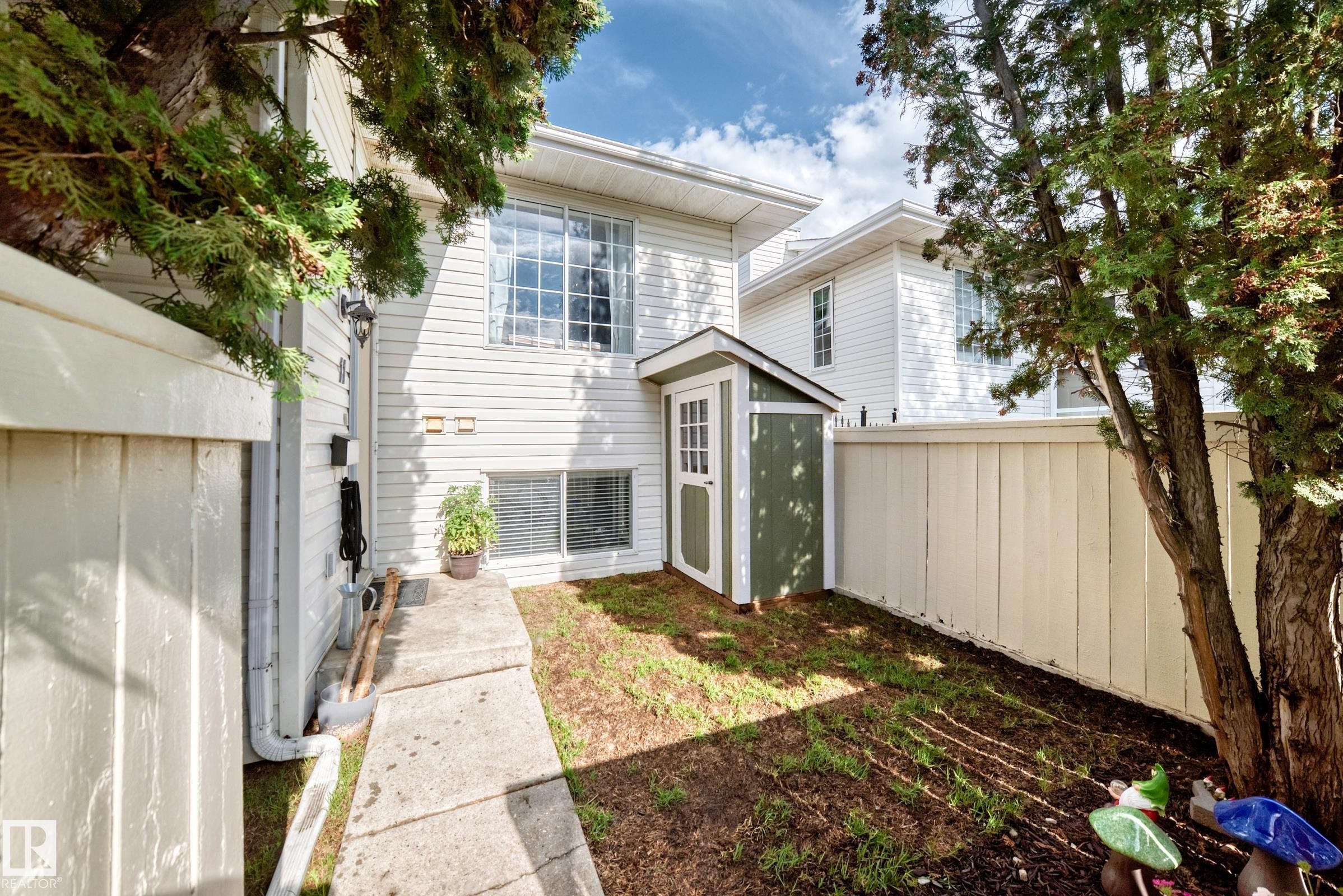 11 Kirkwood Way, Edmonton, AB