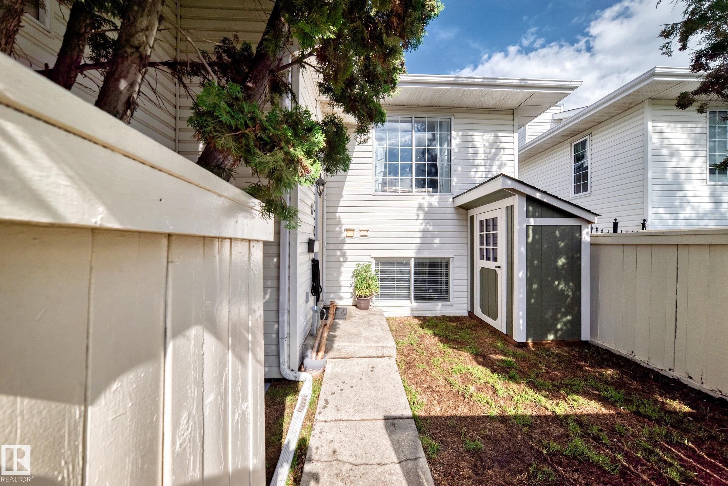 11 Kirkwood Way, Edmonton, AB