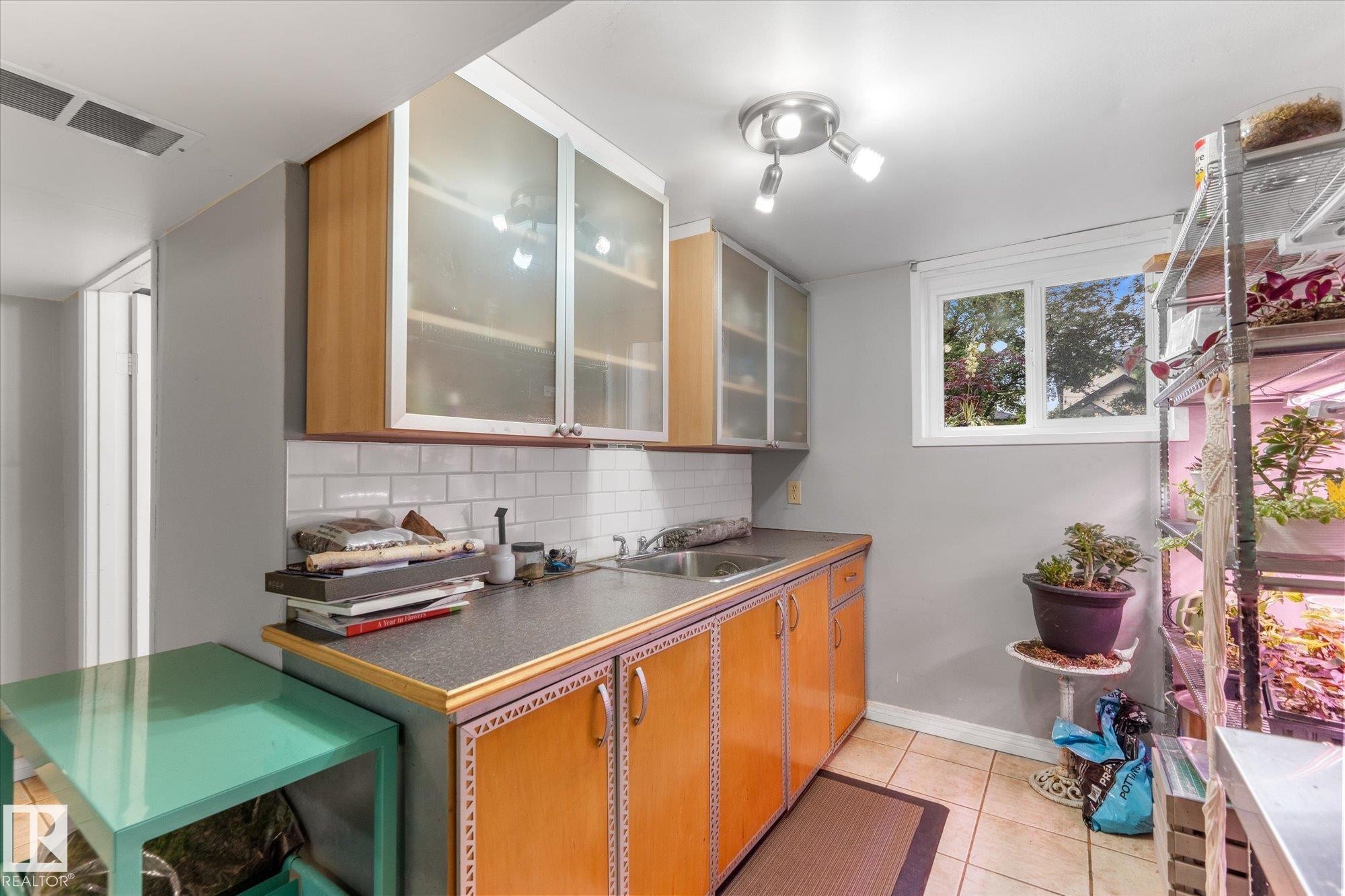 10947 116 Street, Edmonton, AB