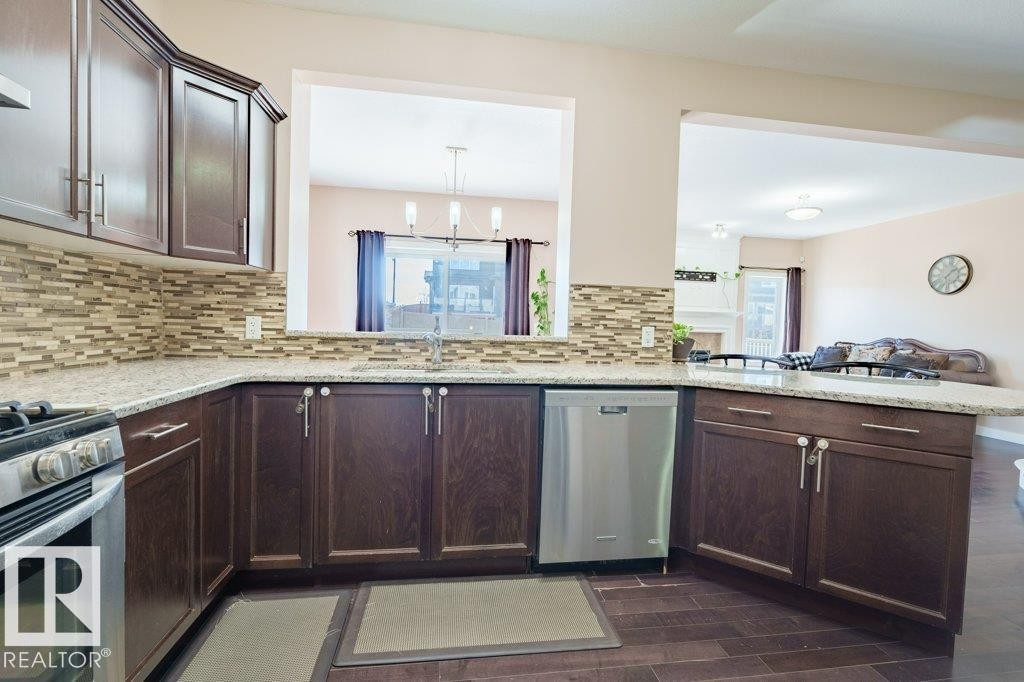 6103 18 Avenue Sw, Edmonton, AB - Indoor Photo Showing Kitchen With Upgraded Kitchen