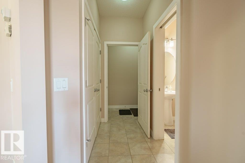 6103 18 Avenue Sw, Edmonton, AB - Indoor Photo Showing Other Room
