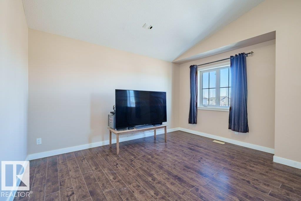 6103 18 Avenue Sw, Edmonton, AB - Indoor