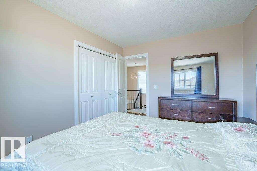 6103 18 Avenue Sw, Edmonton, AB - Indoor Photo Showing Bedroom