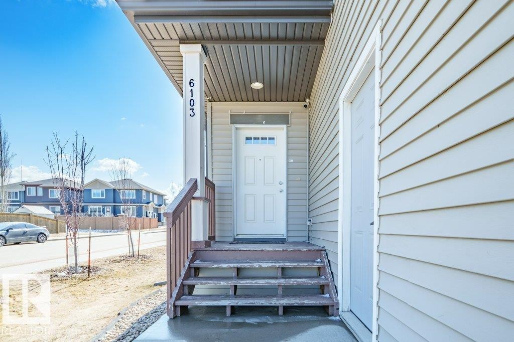 6103 18 Avenue Sw, Edmonton, AB - Outdoor