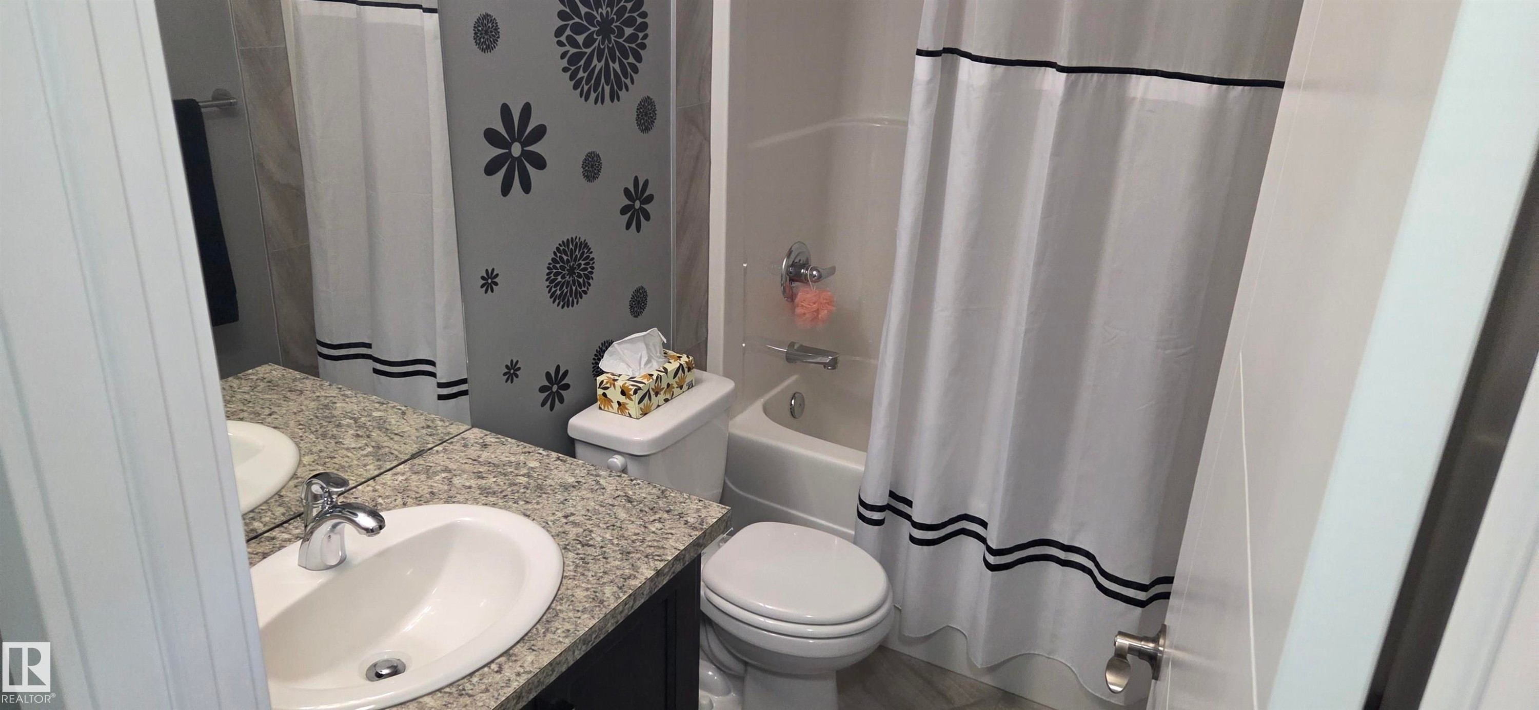 Bathroom - 16505 133 Street, Edmonton, AB