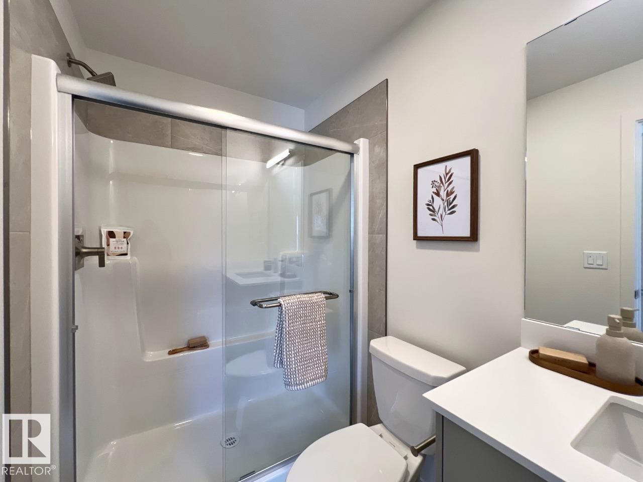 8164 228 Street Nw, Edmonton, AB - Indoor Photo Showing Bathroom