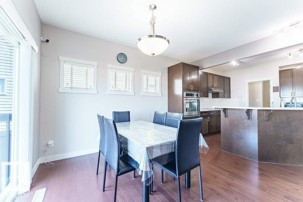 5624 19 Avenue Sw, Edmonton, AB - Indoor Photo Showing Dining Room
