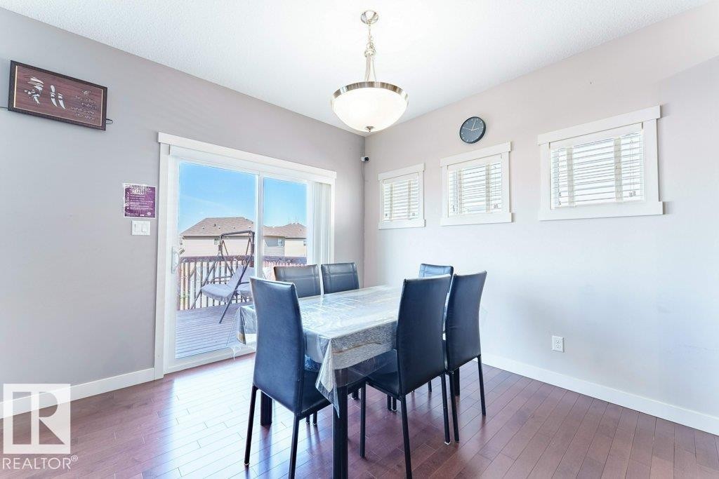5624 19 Avenue Sw, Edmonton, AB - Indoor Photo Showing Dining Room