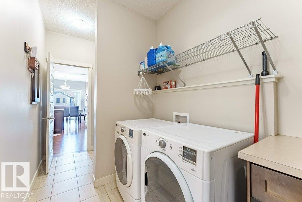 5624 19 Avenue Sw, Edmonton, AB - Indoor Photo Showing Laundry Room