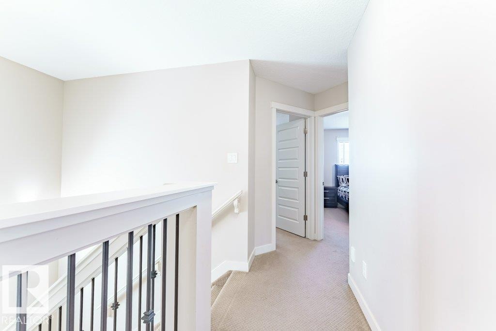 5624 19 Avenue Sw, Edmonton, AB - Indoor Photo Showing Other Room