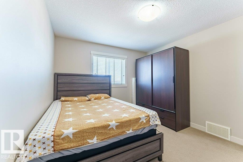 5624 19 Avenue Sw, Edmonton, AB - Indoor Photo Showing Bedroom