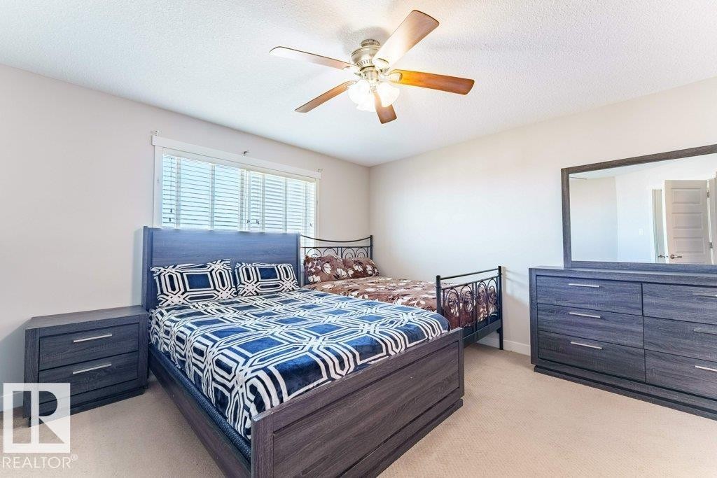 5624 19 Avenue Sw, Edmonton, AB - Indoor Photo Showing Bedroom