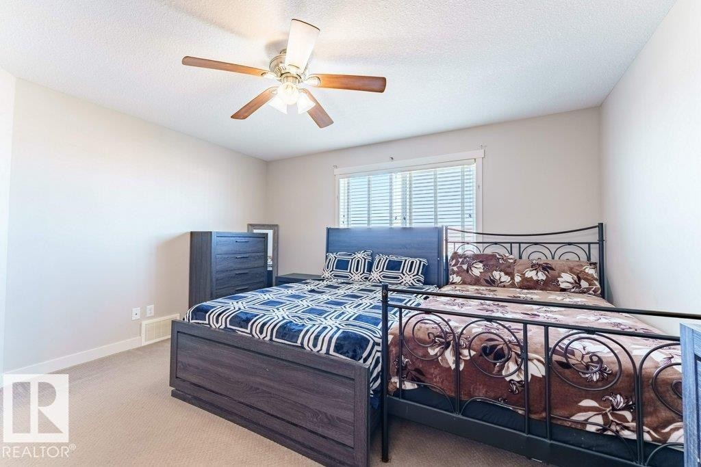 5624 19 Avenue Sw, Edmonton, AB - Indoor Photo Showing Bedroom
