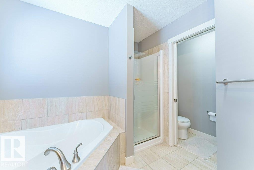 5624 19 Avenue Sw, Edmonton, AB - Indoor Photo Showing Bathroom