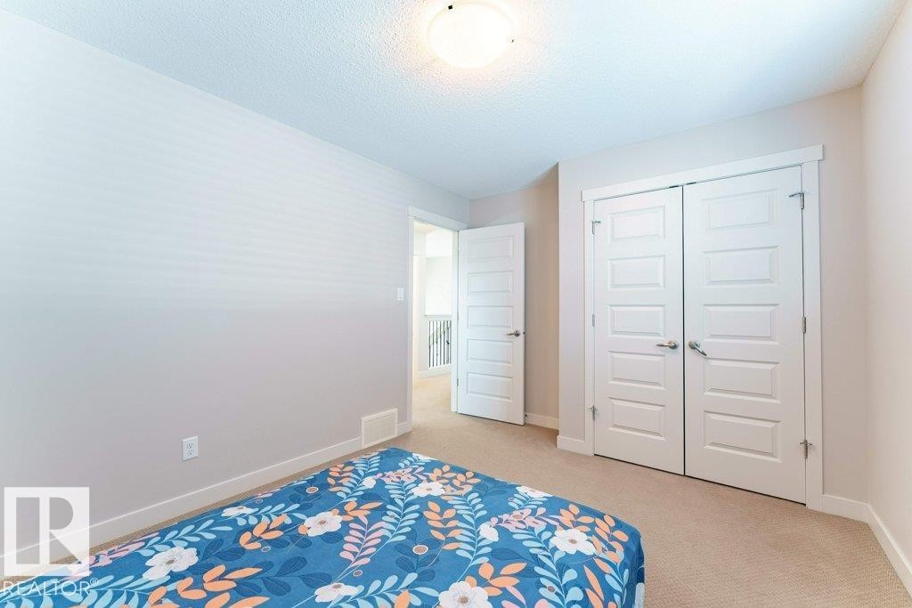 5624 19 Avenue Sw, Edmonton, AB - Indoor Photo Showing Bedroom