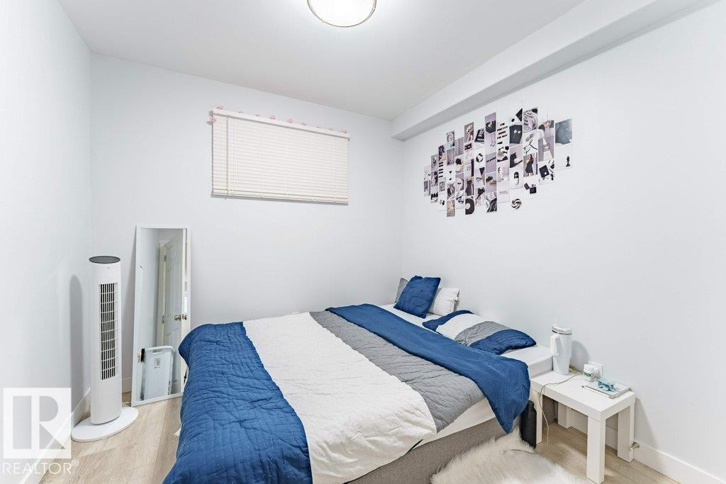 5624 19 Avenue Sw, Edmonton, AB - Indoor Photo Showing Bedroom