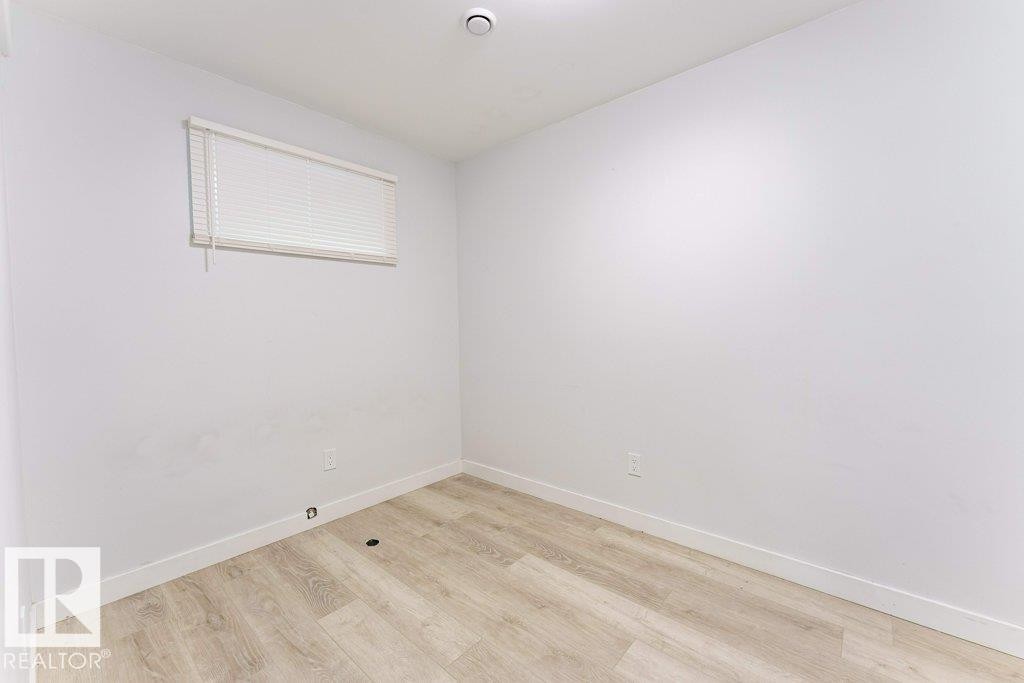 5624 19 Avenue Sw, Edmonton, AB - Indoor Photo Showing Other Room