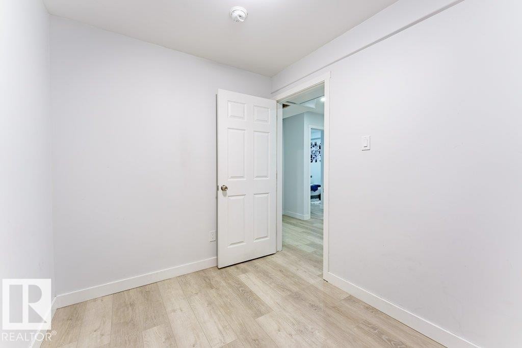 5624 19 Avenue Sw, Edmonton, AB - Indoor Photo Showing Other Room