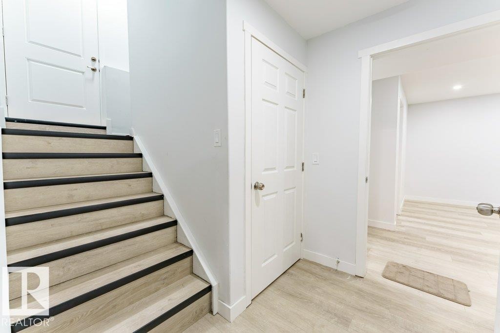 5624 19 Avenue Sw, Edmonton, AB - Indoor Photo Showing Other Room