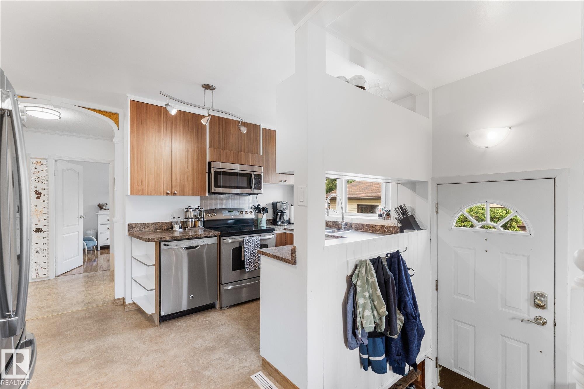 15612 83 Avenue, Edmonton, AB