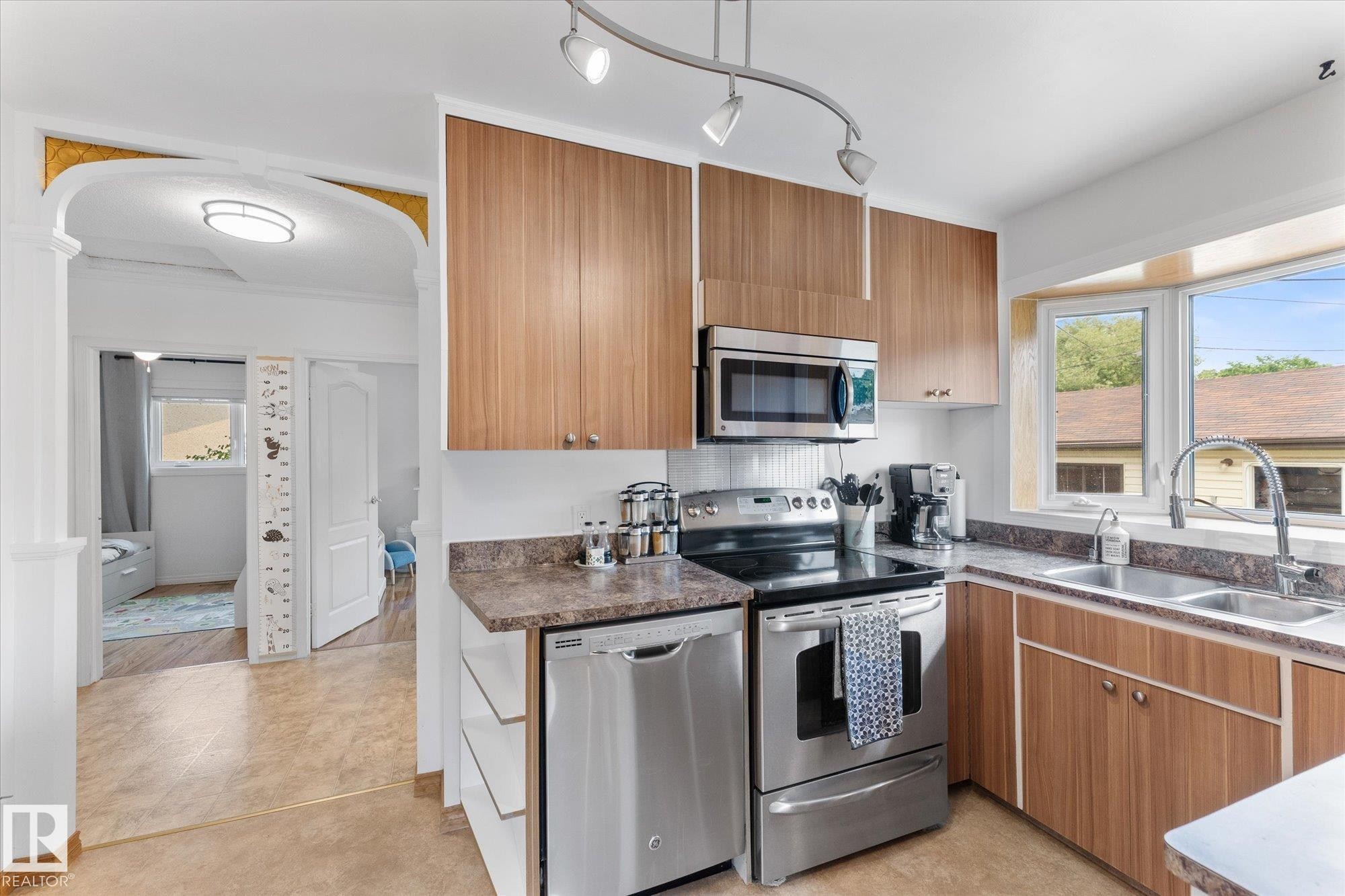 15612 83 Avenue, Edmonton, AB