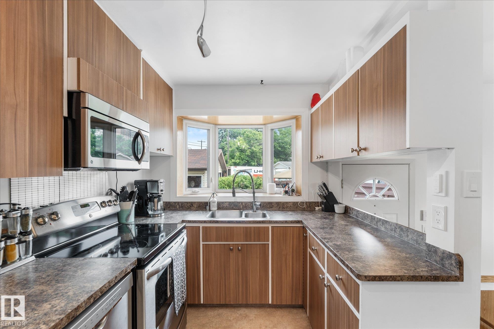 15612 83 Avenue, Edmonton, AB