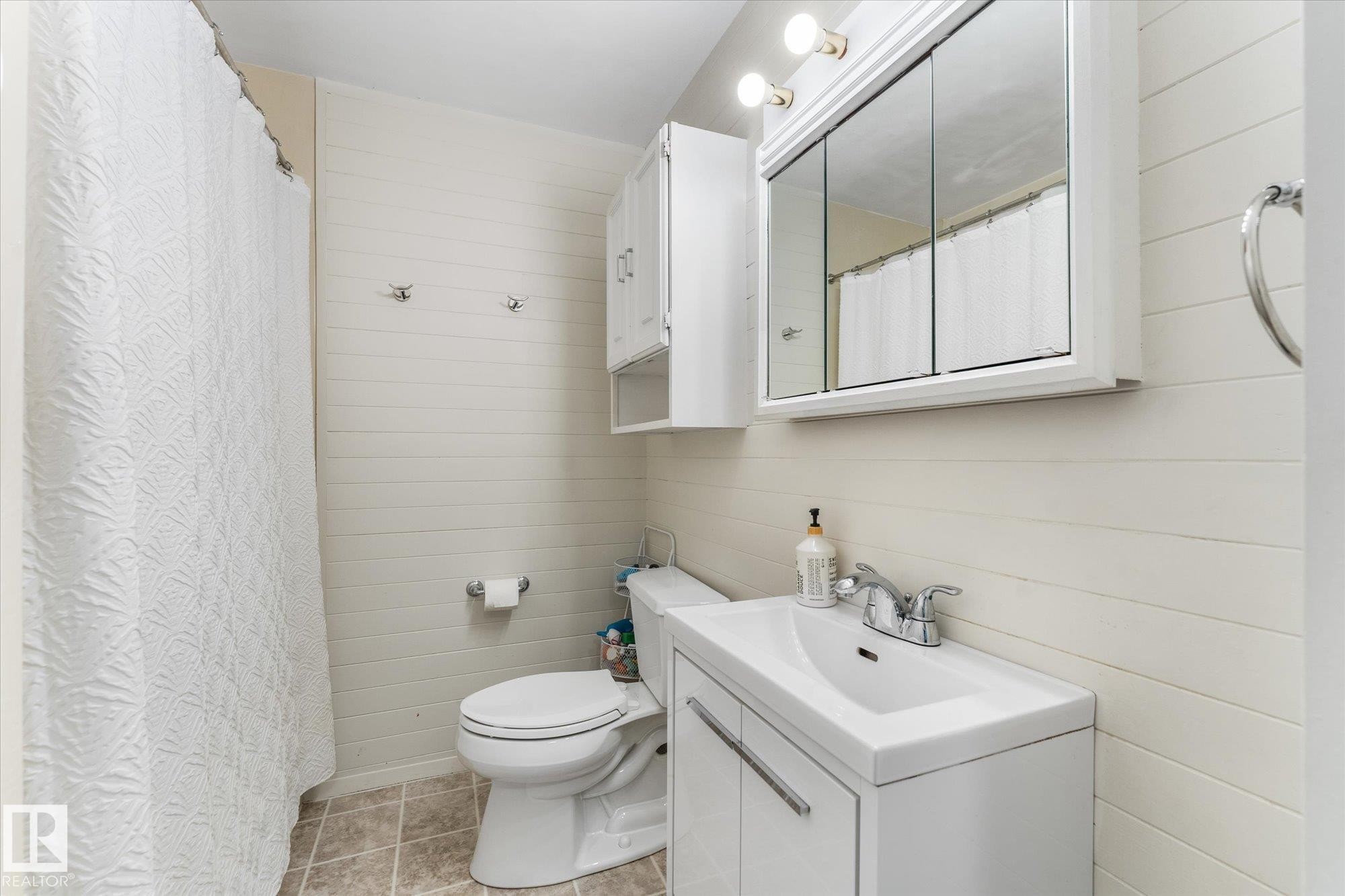 15612 83 Avenue, Edmonton, AB