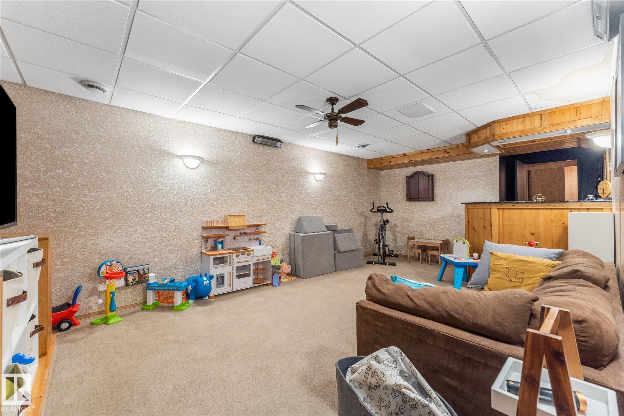 15612 83 Avenue, Edmonton, AB