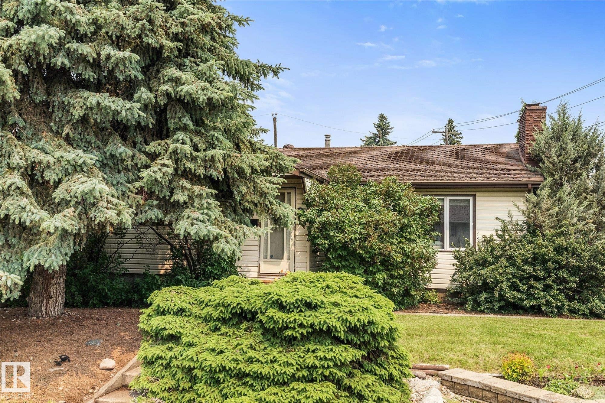 15612 83 Avenue, Edmonton, AB