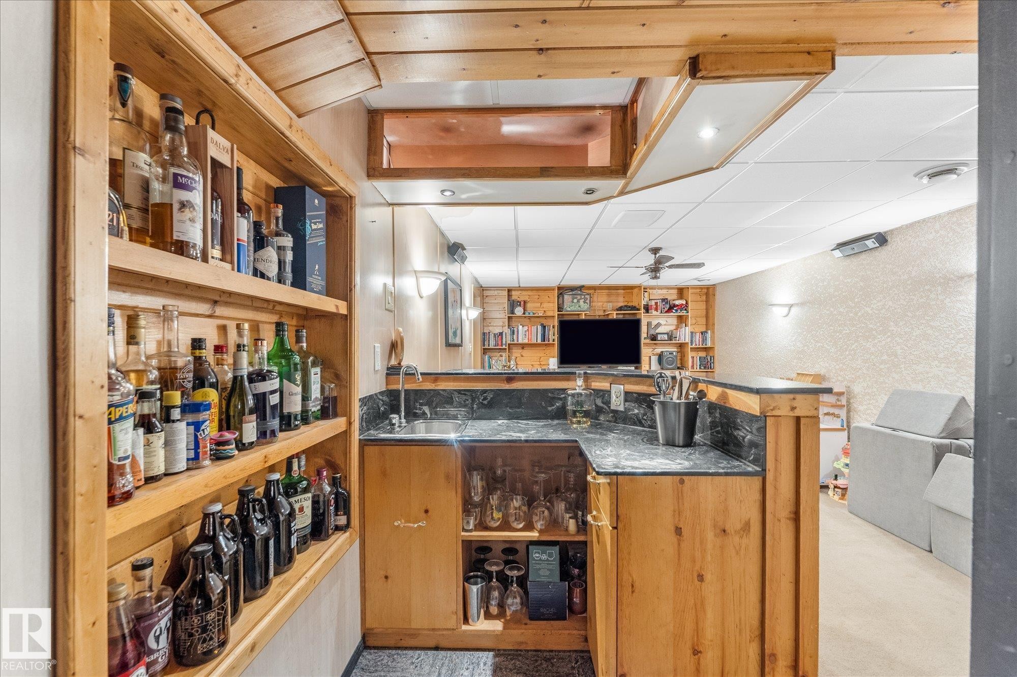 15612 83 Avenue, Edmonton, AB