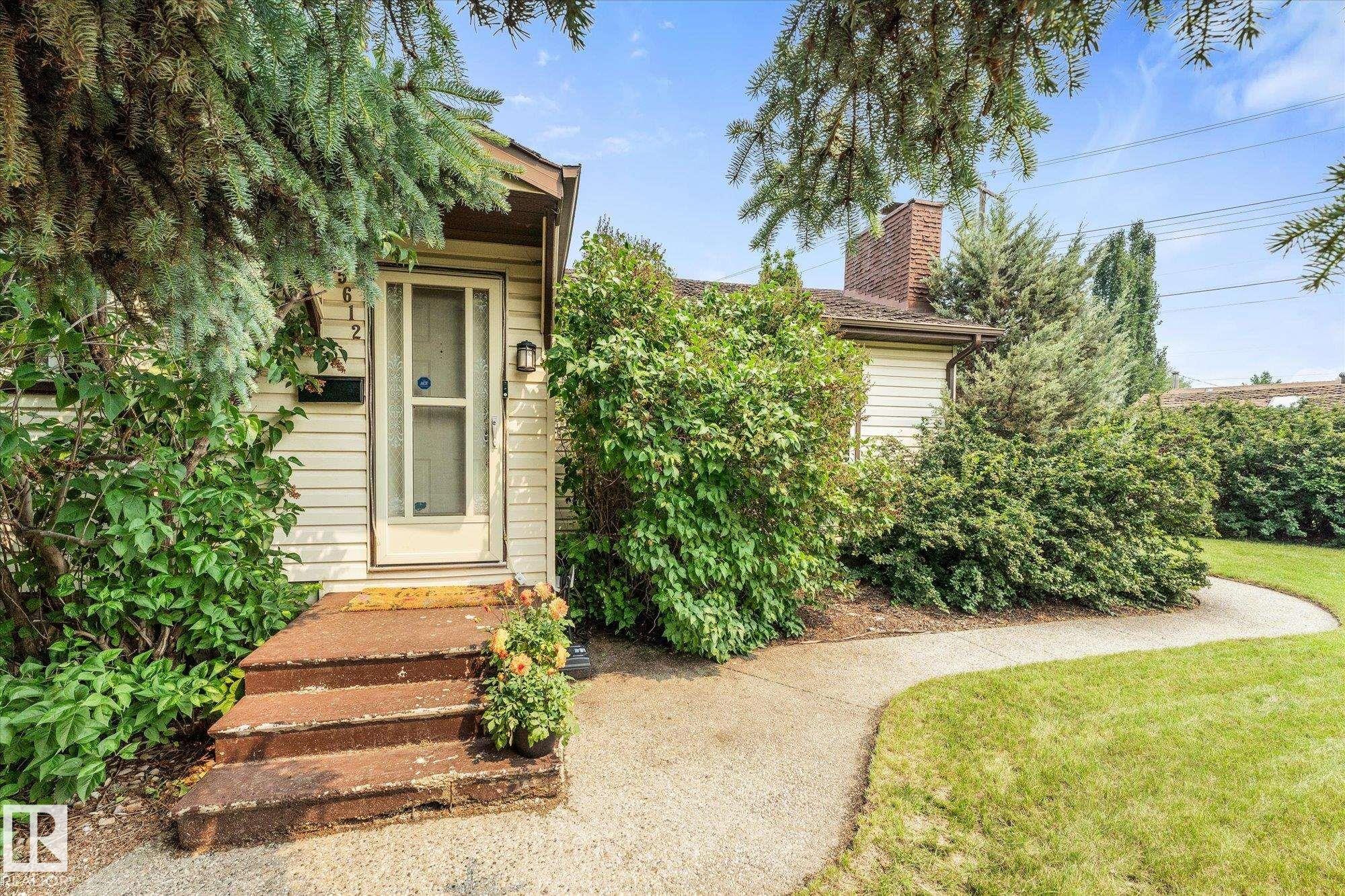 15612 83 Avenue, Edmonton, AB