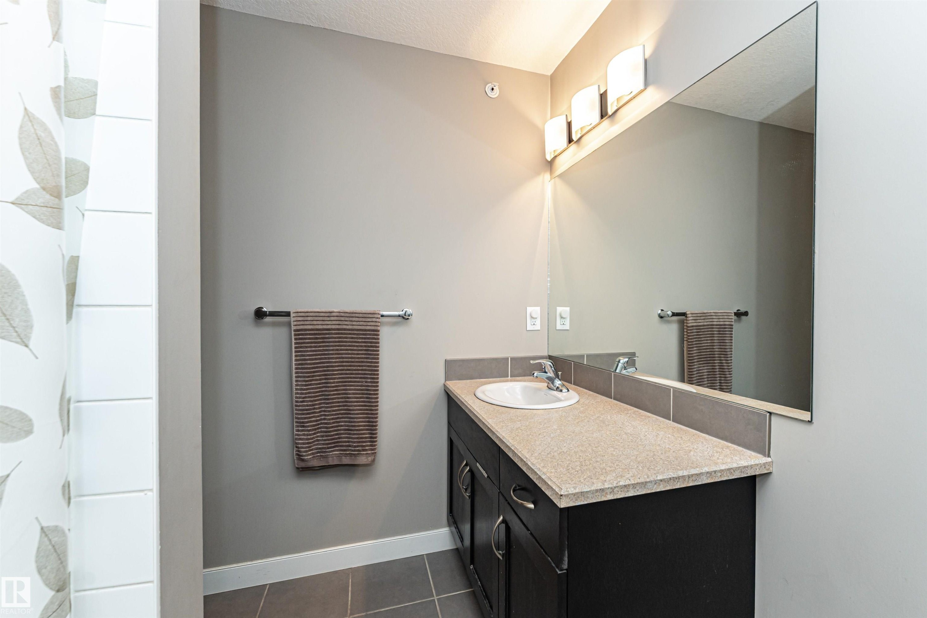 #406 16235 51 St Nw, Edmonton, AB - Indoor Photo Showing Bathroom