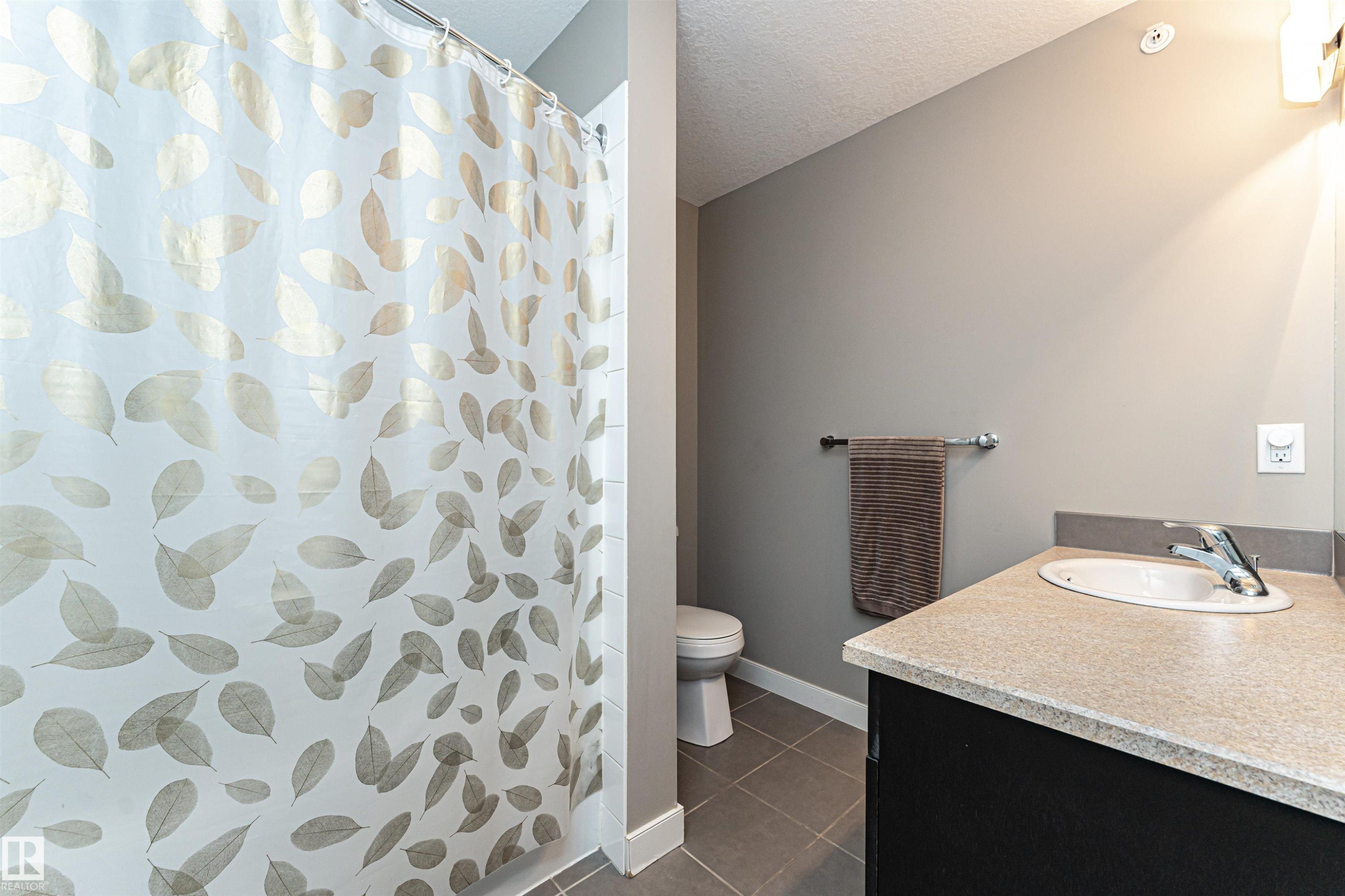 #406 16235 51 St Nw, Edmonton, AB - Indoor Photo Showing Bathroom