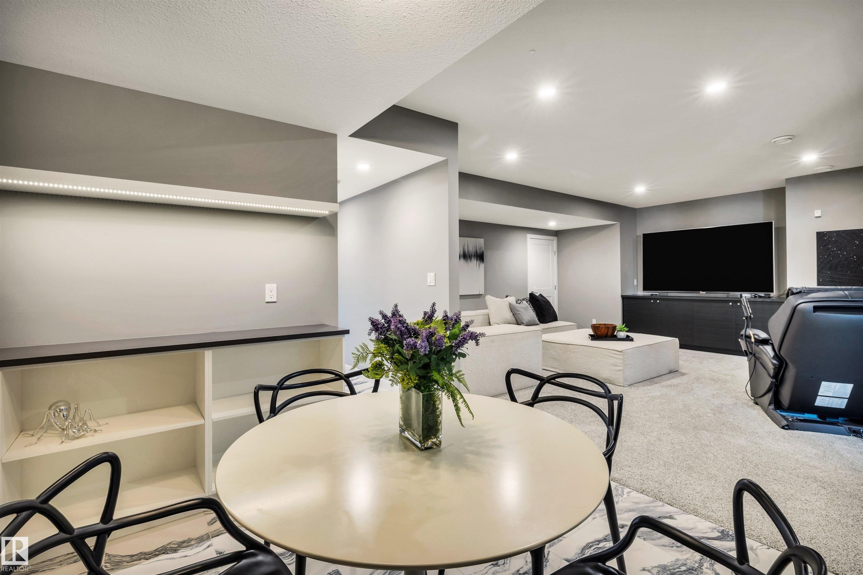 5530 Chegwin Point(E), Edmonton, AB