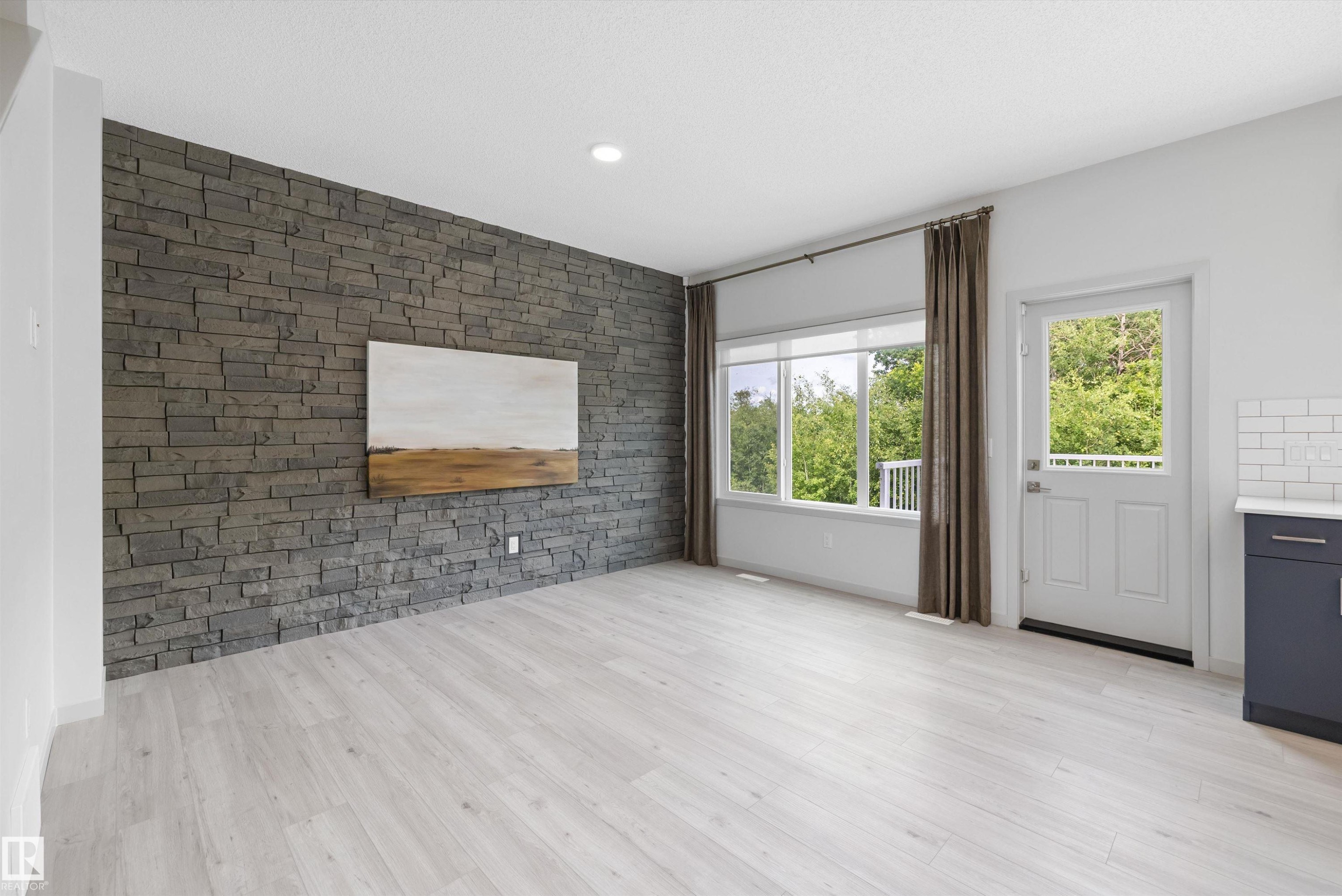 17431 7 Street, Edmonton, AB