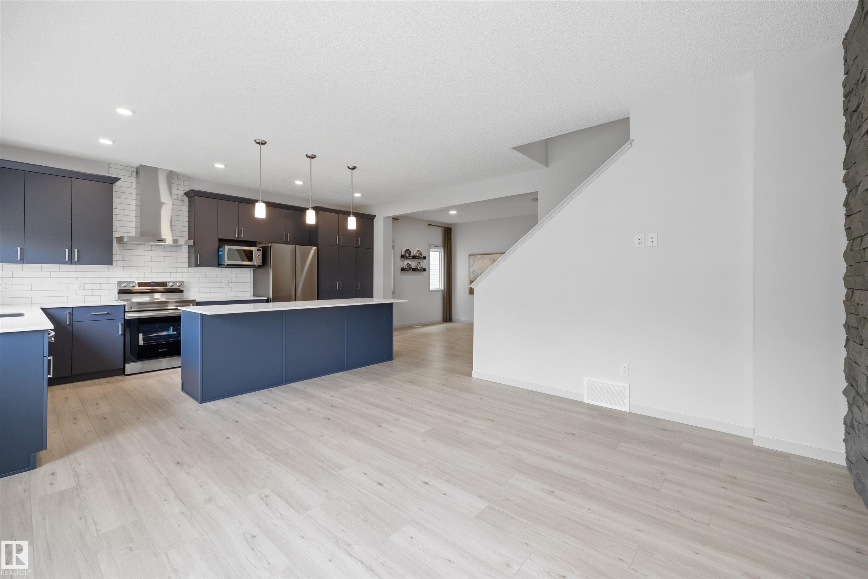 17431 7 Street, Edmonton, AB