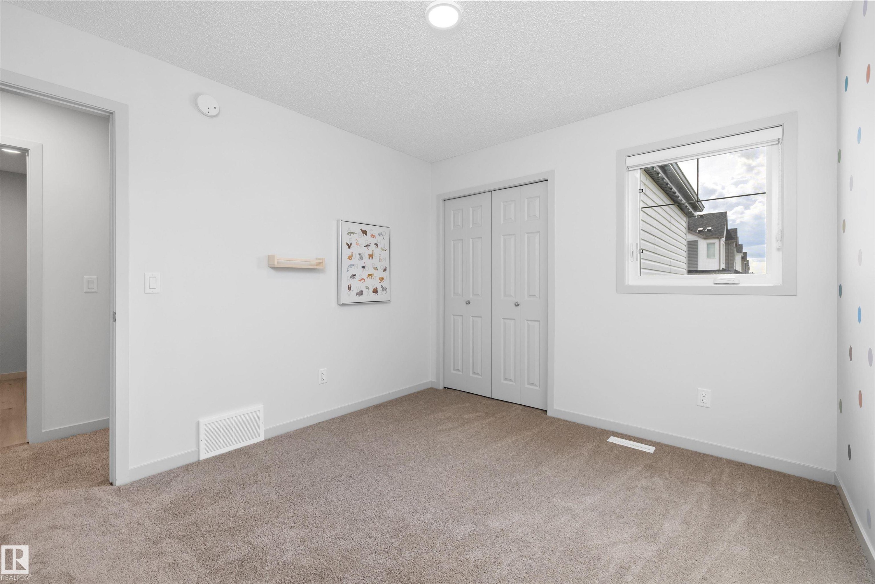 17431 7 Street, Edmonton, AB