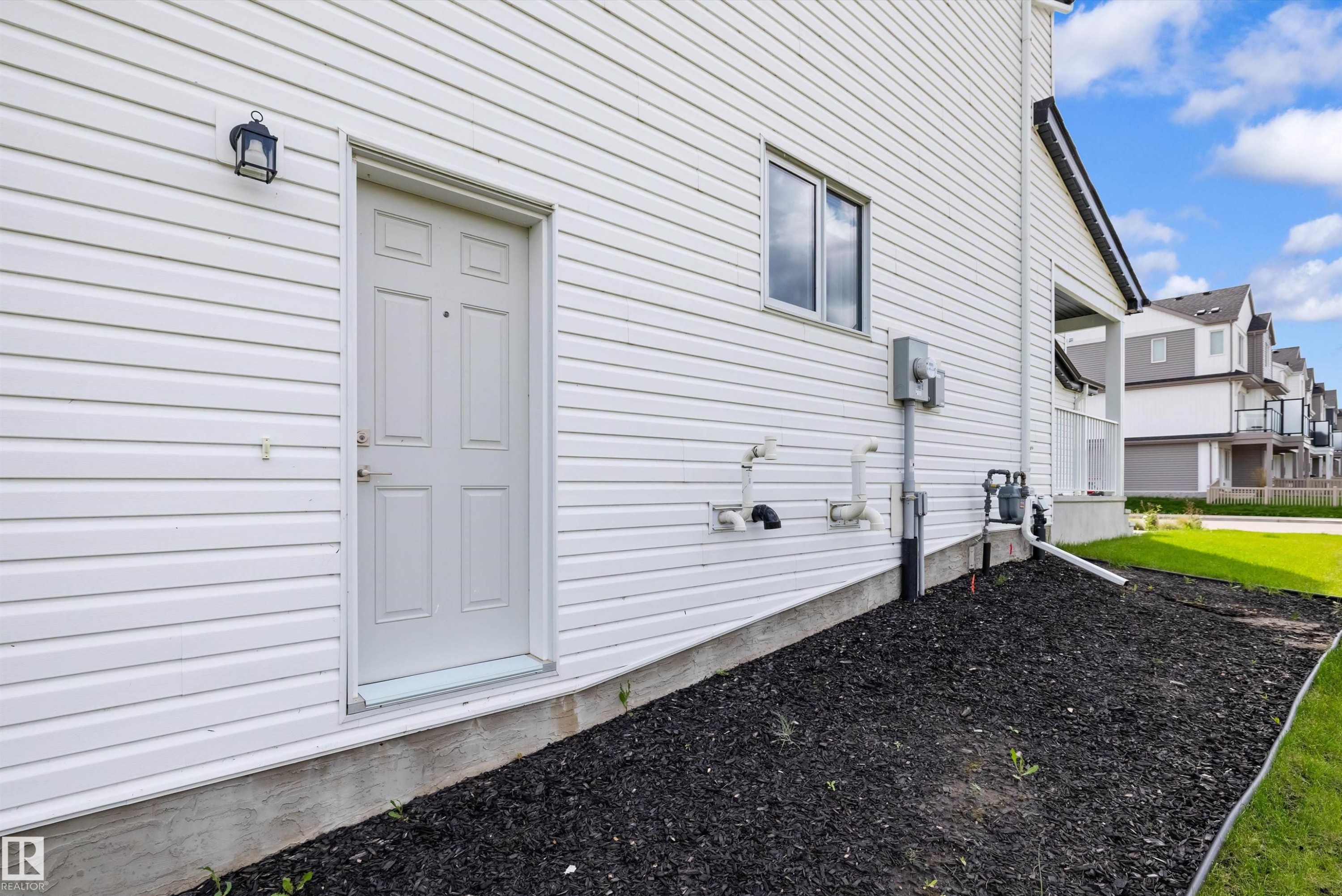 17431 7 Street, Edmonton, AB
