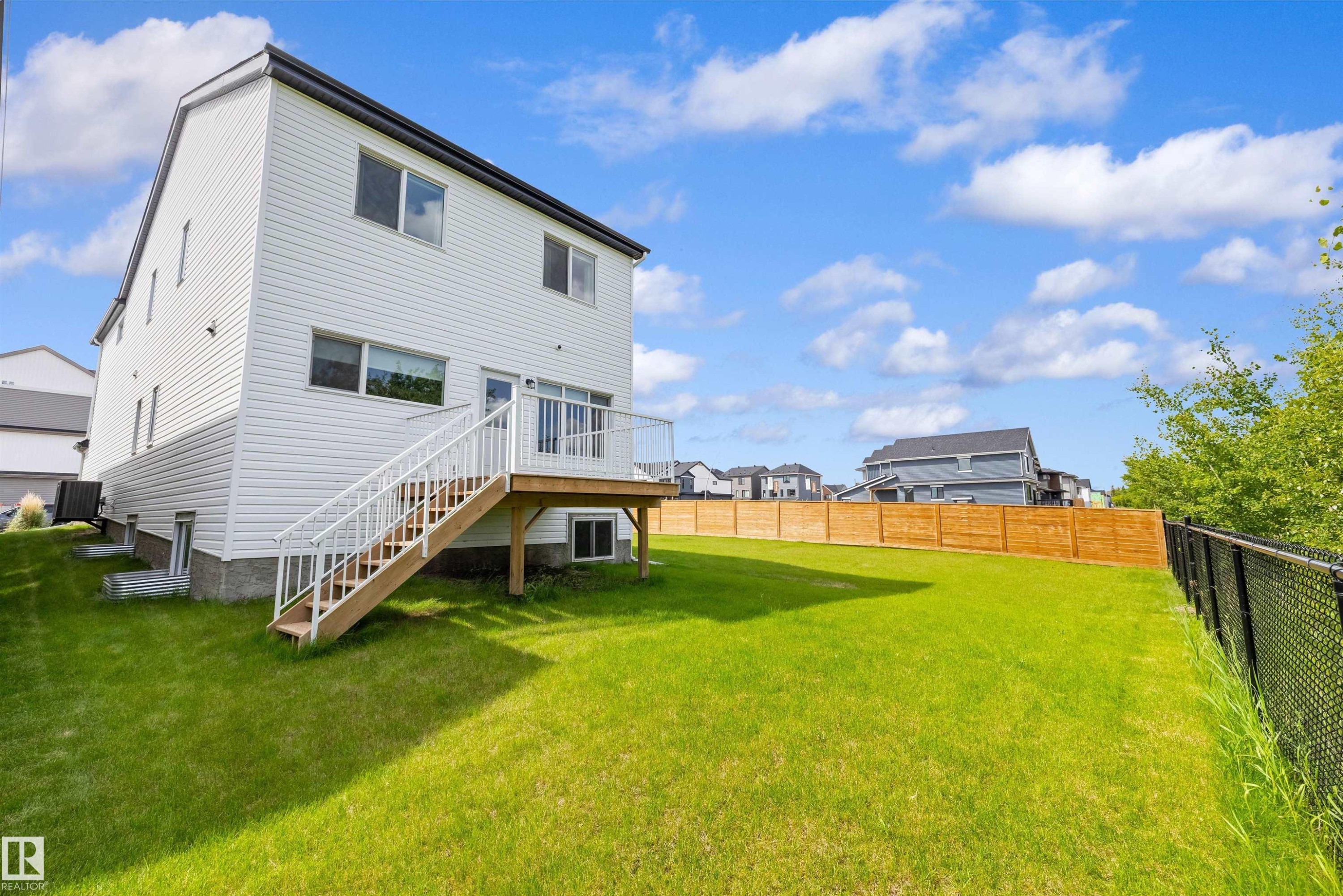 17431 7 Street, Edmonton, AB