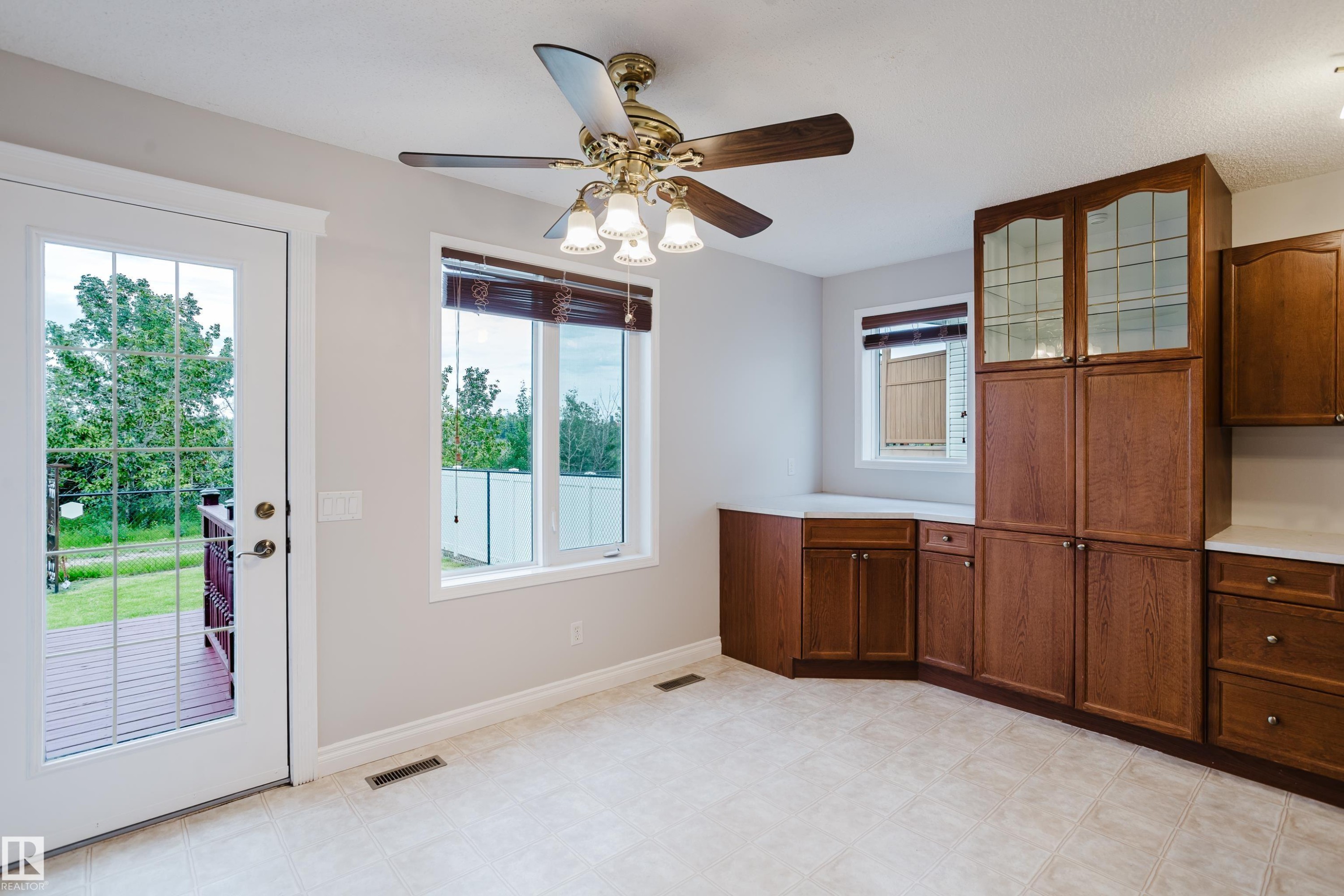 611 Hooke Court Nw, Edmonton, AB - Indoor Photo Showing Other Room
