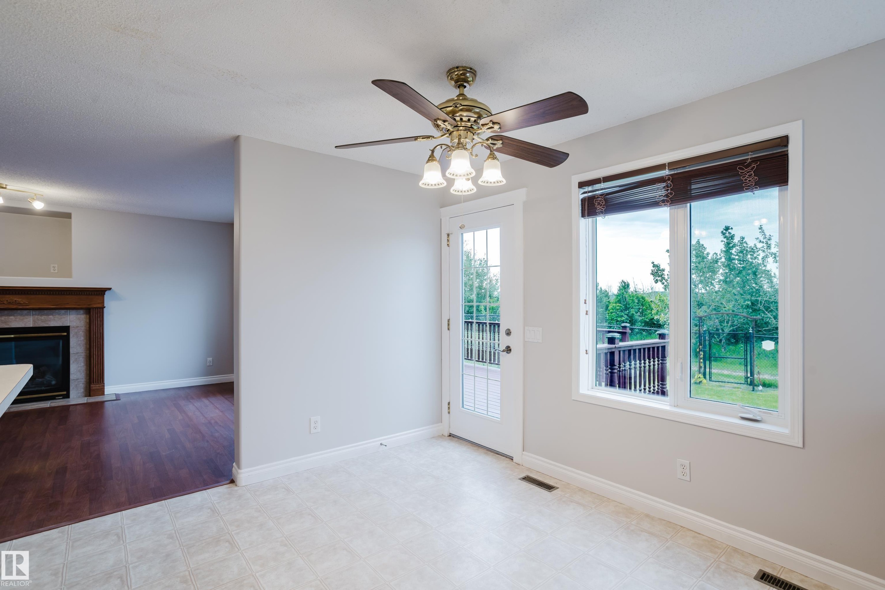 611 Hooke Court Nw, Edmonton, AB - Indoor With Fireplace