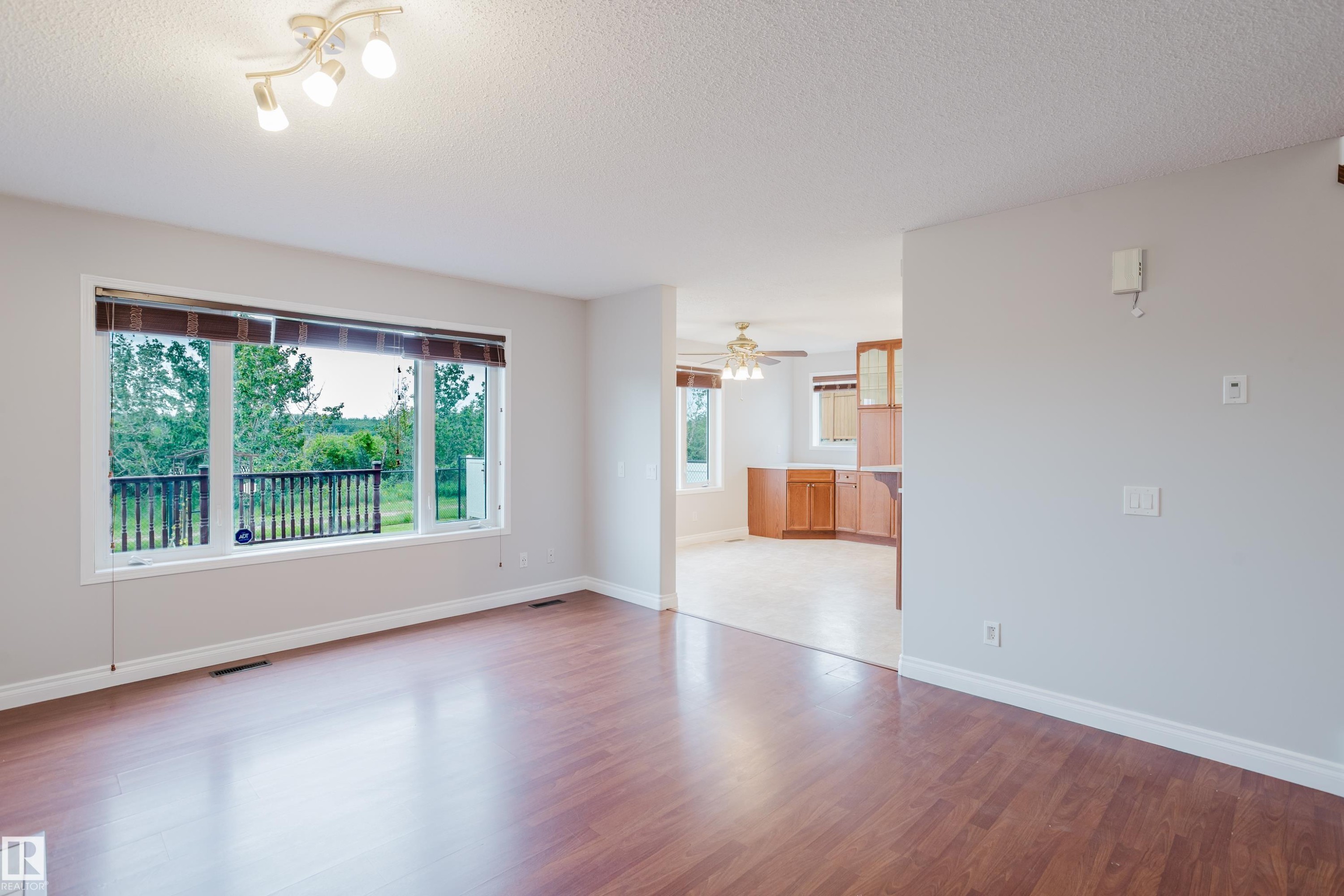 611 Hooke Court Nw, Edmonton, AB - Indoor