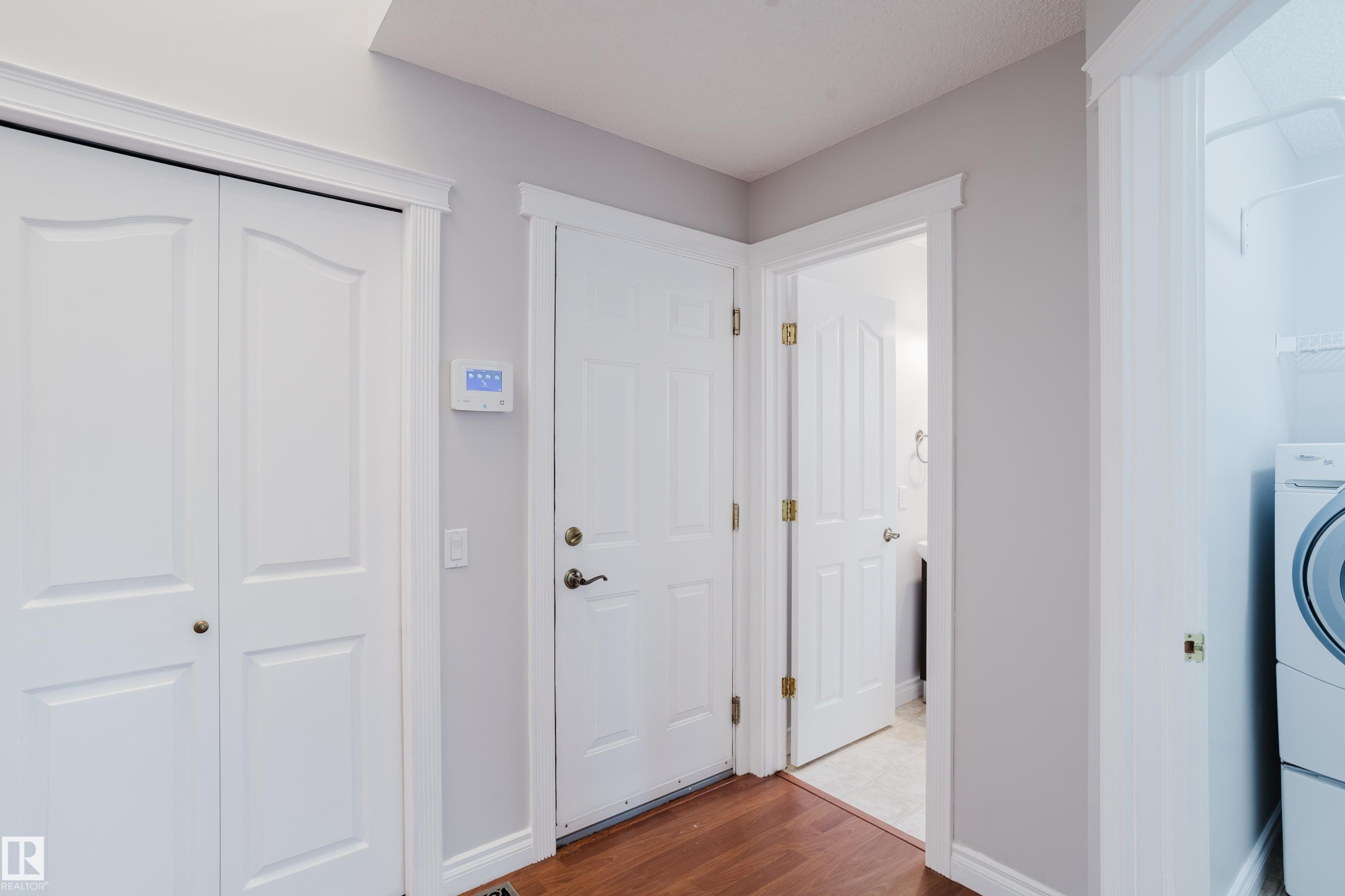 611 Hooke Court Nw, Edmonton, AB - Indoor