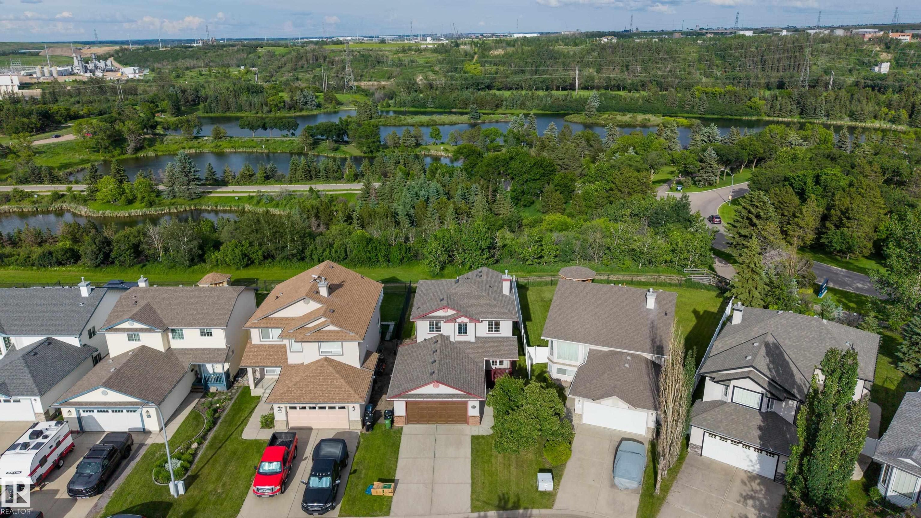 611 Hooke Court Nw, Edmonton, AB - Outdoor With View