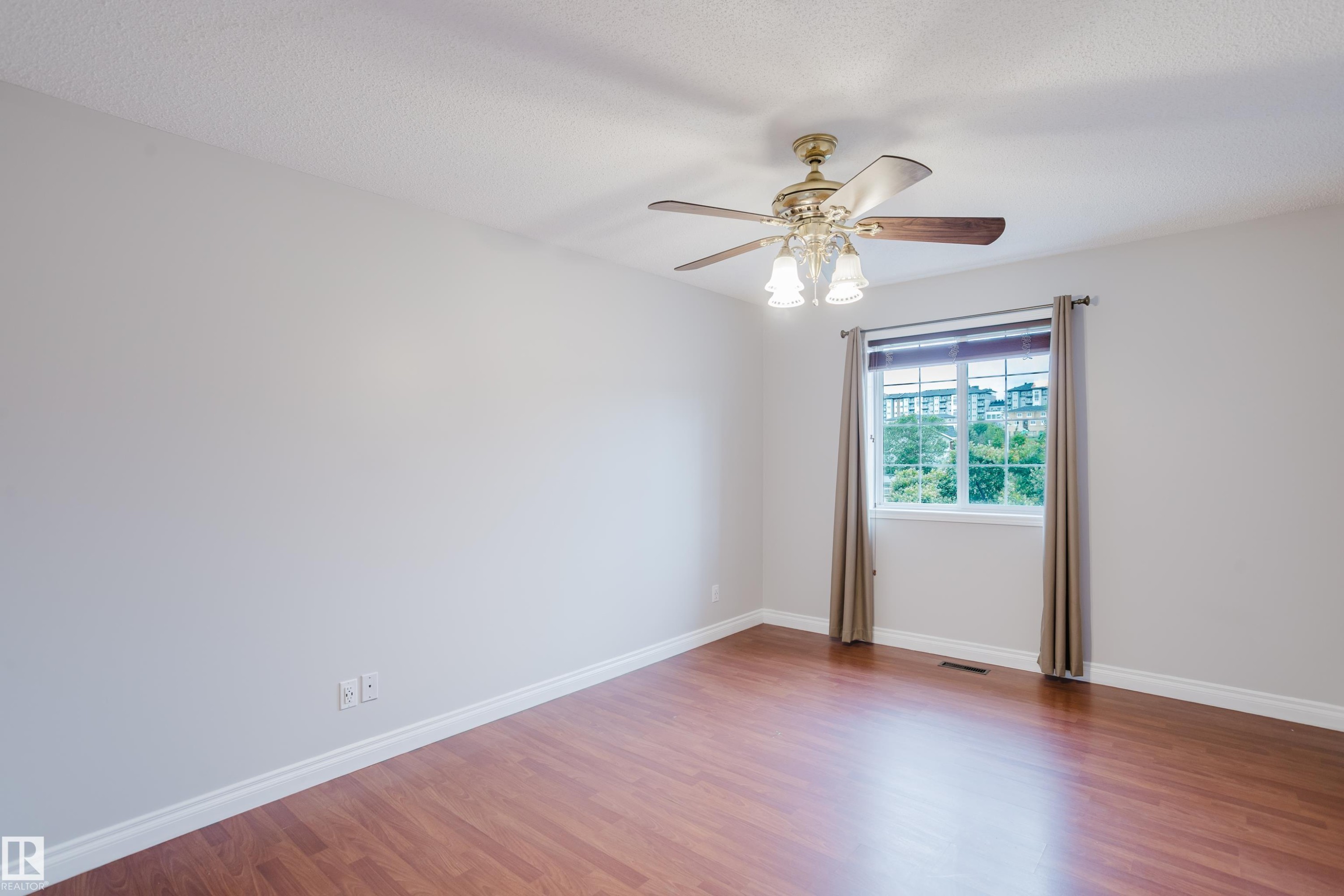 611 Hooke Court Nw, Edmonton, AB - Indoor Photo Showing Other Room